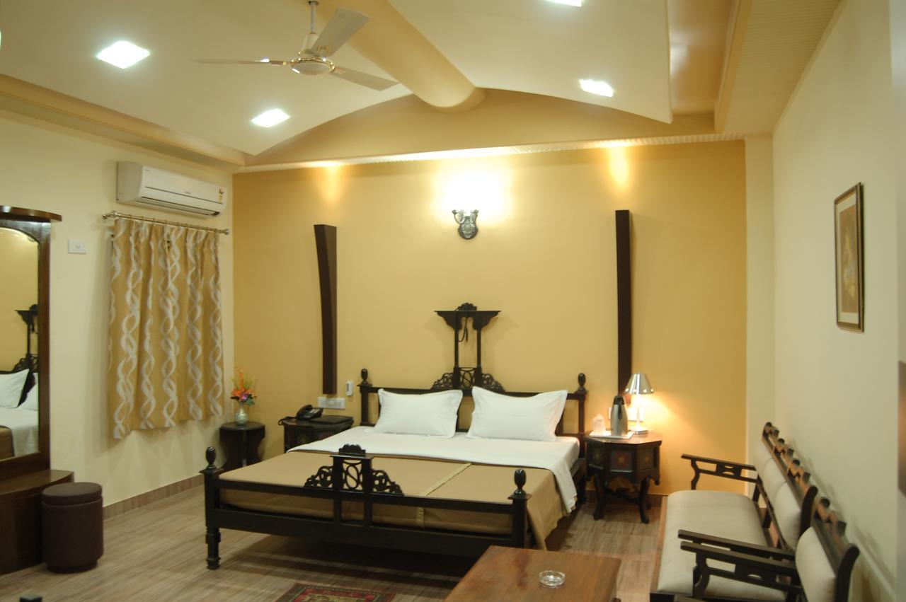 Hotel Raj Mahal Bikaner Buitenkant foto