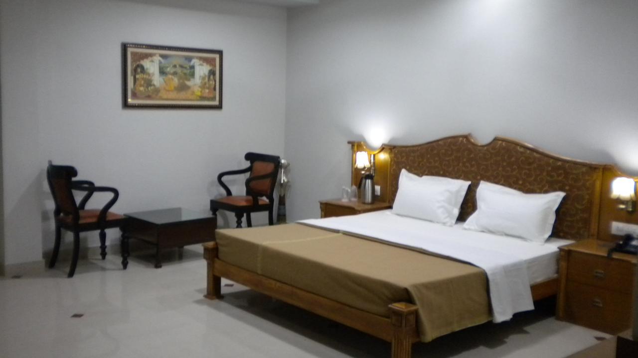 Hotel Raj Mahal Bikaner Buitenkant foto